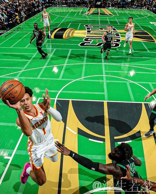 杰伦-约翰逊妙传助攻,奥孔古空切灌篮完成配合 杰伦-约翰逊妙传助攻,奥孔古空切灌篮完成配合